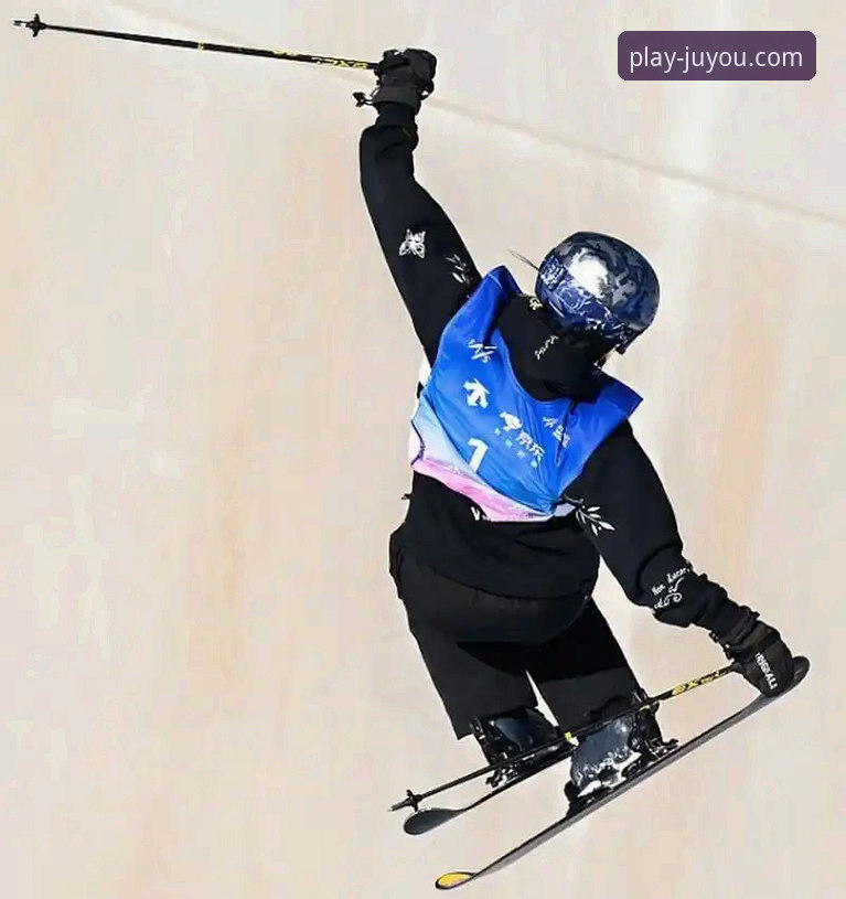 谷爱凌再创历史，自由式滑雪传奇的深度评测与平台观赛体验解析